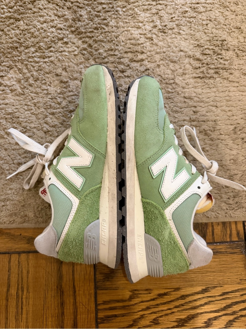 New Balance 574 Pastel Green Sneakers W8.5 - Picture 4 of 5